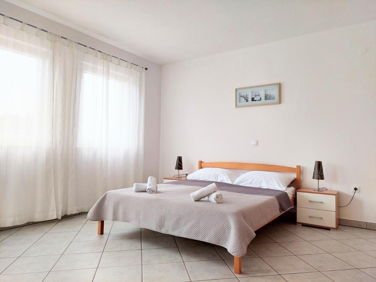 Apartments Dia Зострог Екстер'єр фото