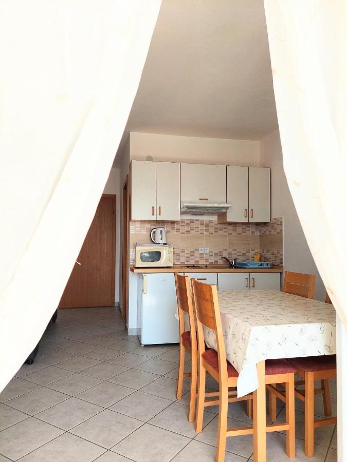 Apartments Dia Зострог Екстер'єр фото
